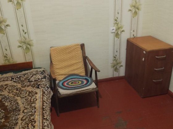 Сдам комнату в частном доме, в районе Малиновского строительного рынка. Цена 2500 + 500 коммунальные Одесса