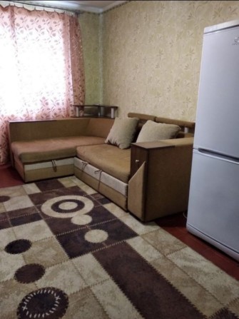 Сдам  1  комнату в  коммуне ЛУЗАНОВКА / Николаевская дорога - фото 1