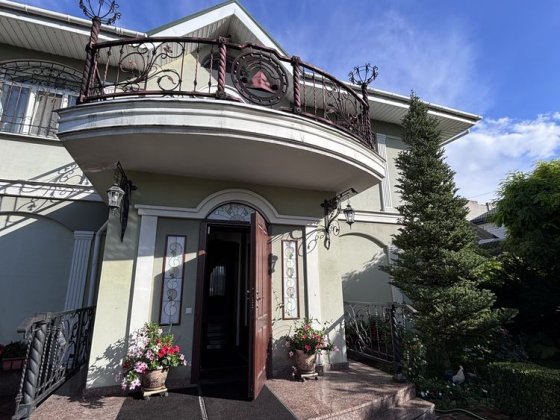Левый берег, продам дом 2010 г.! Рядом Центр города. Днепр