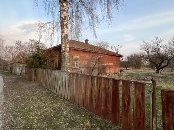 Будинок у Мохнатині біля Чернігова. Ділянка, сад. Чернігів