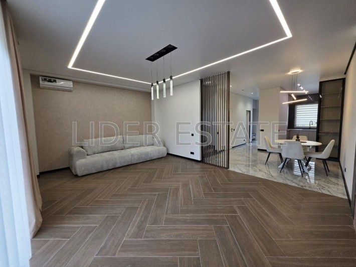 Продаж таунхауса в Ужгороді: 4 кімнати, 130 м², 2 сотки! - фото 1