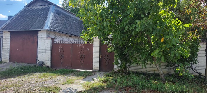 Продається одноповерховий цегляний будинок земельною ділянкою - фото 1