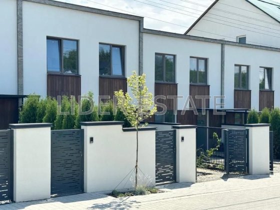 Продається таунхаус у м. Ужгород: 3 кімнати, 148.2 м², 2 сотки! Ужгород