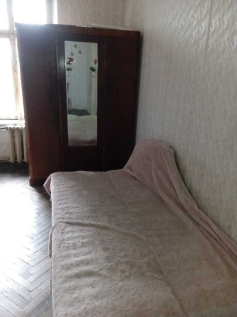 Сдам бюджетное жилье,центр.Комната в "коммуне". - фото 1