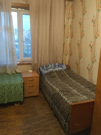 Сдам подселение (место в комнате) для женщины НЕ курящей, м. Харьковская - фото 1