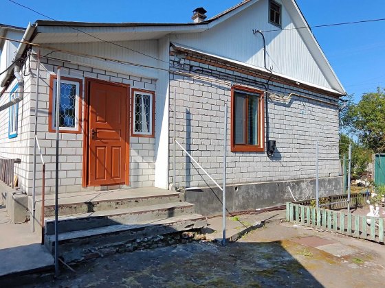 Продається одноповерховий цегляний будинок земельною ділянкою. Житомир