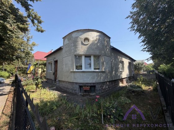 Продаж 2-поверхового будинку з ділянкою 7 сотин Центр Ужгород
