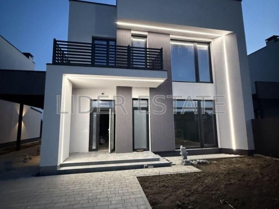 Продам будинок 4 кімн., 193 м², 4 сотки, Ужгород – ідеальний дім для вашої родини! Ужгород