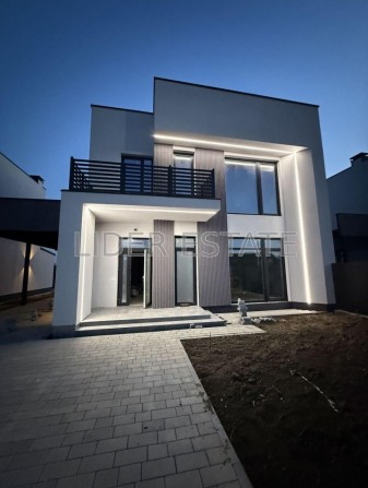 Продам будинок 4 кімн., 193 м², 4 сотки, Ужгород – ідеальний дім для вашої родини! - фото 1