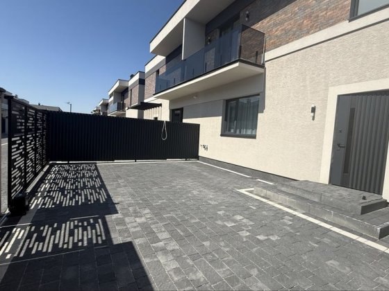 Продаж затишного будинку New Willage, деревяна мебель Ужгород