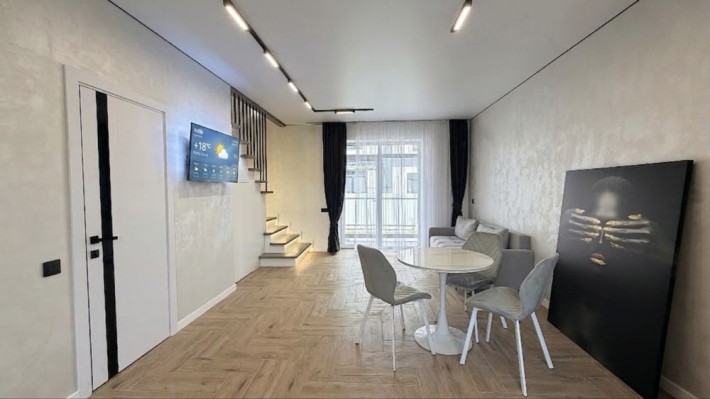 Продаж 2 поверхового таунхауса з ремонтом - фото 1