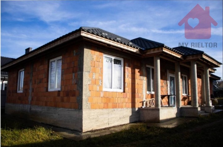 Просторий будинок район вулиці Джерельної — 163 м² на 8 сотках поруч із центром Ужгорода - фото 1