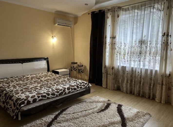 Продам просторий будинок 240 м² + баня з басейном + гараж | 6,7 сотки | Торг - фото 1