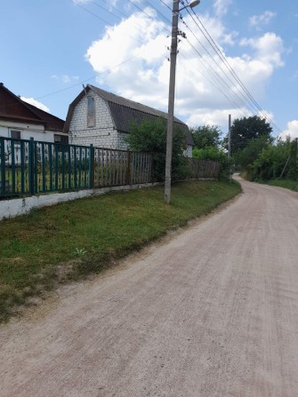 Продається частина будинку в центрі села Пряжів, вул. Шевченка, 112 (10 км від Житомира)! - фото 1