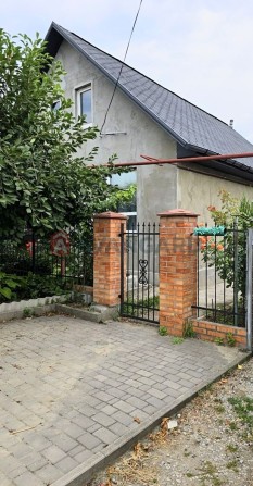 Будинок 2022 року будівництва і ще один маленький на додачу, для родичів - фото 1