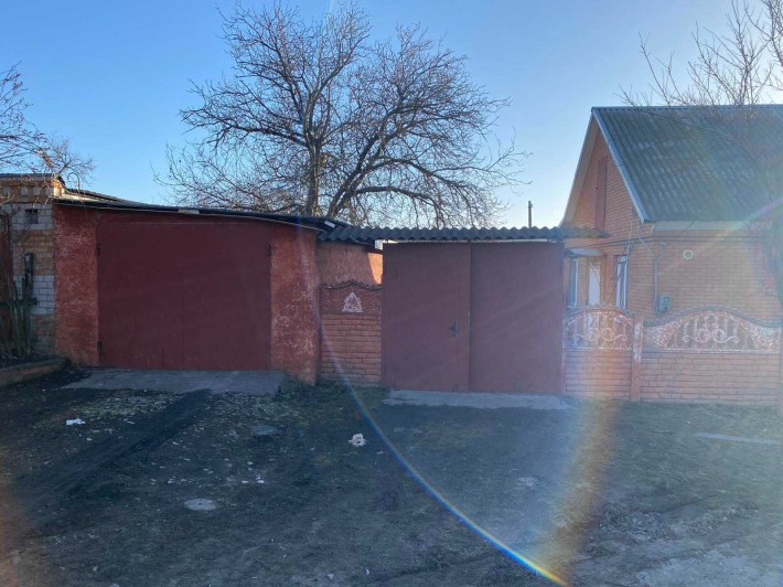 Продам два будинки на одній ділянці Мирний - фото 1