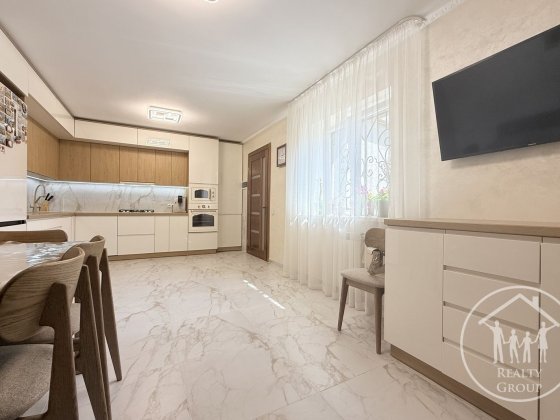 Продам будинок в ближньому центрі!Високий замок!Знесіння! Львов