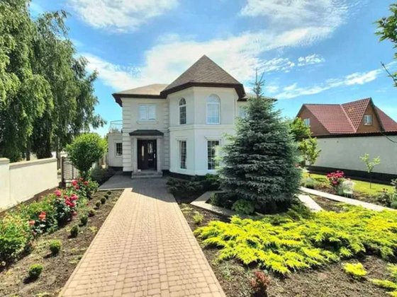 Продам мальовничий та сучасний будинок в Французькому стилі. Кропивницкий