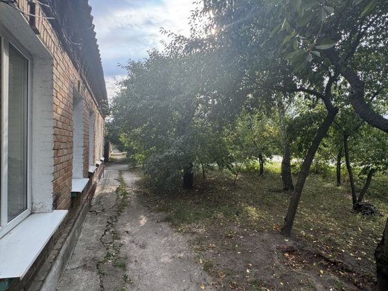Продам пів будинку в окремому дворі р - н Новомиколаївки Кропивницкий