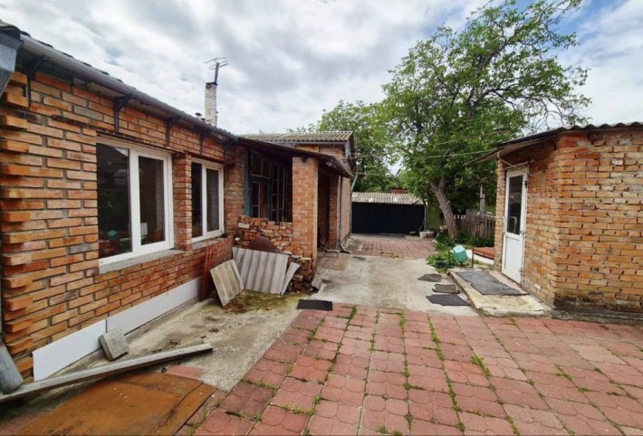 Продам частину Будинку в центрі міста вул.Карабінерна - фото 1