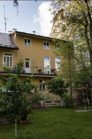 Продаж 3х кімнатноі дворівневоі квартири по вул.Чупринки в будинку особняку - фото 1