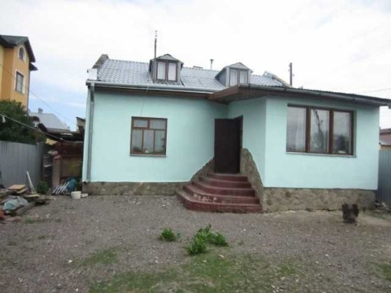 Продаж спареного особняка по вул.Нагірна (р-н Топольна) Львов