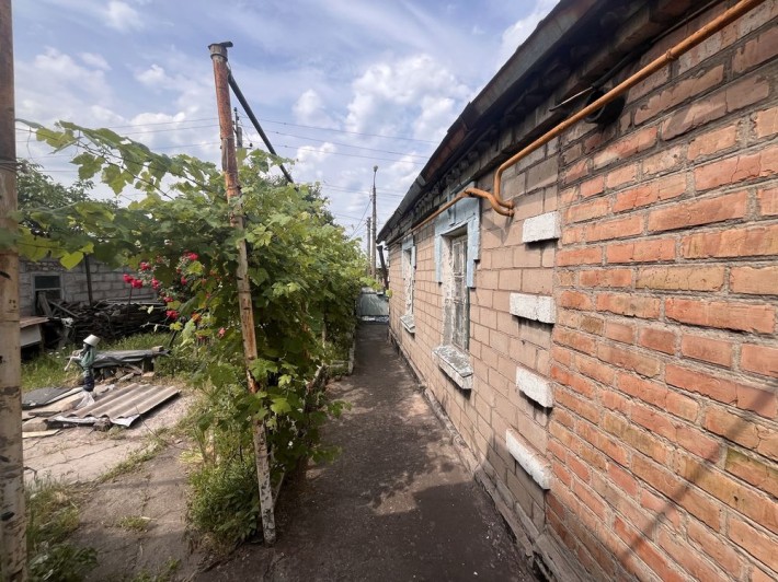 Продаж будинку з ділянкою в центрі Кічкасу - фото 1