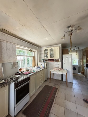 Продам будинок з великою ділянкою - фото 1