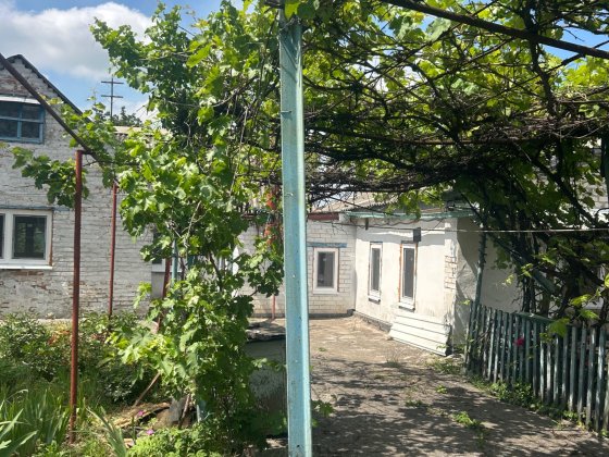 Половина будинка з землею правий берег Запоріжжя