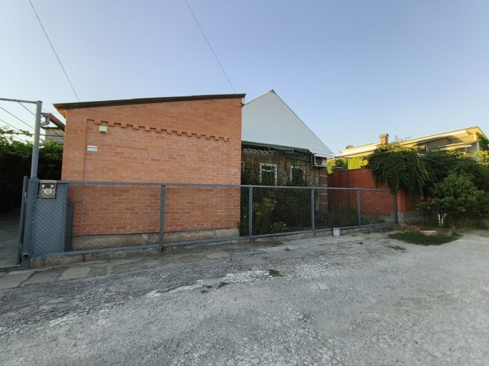 Продається будинок на дві сім'ї. - фото 1