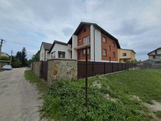 продаж будинку в.Білогорща 270м повністю з ремонтом і меблями Львов