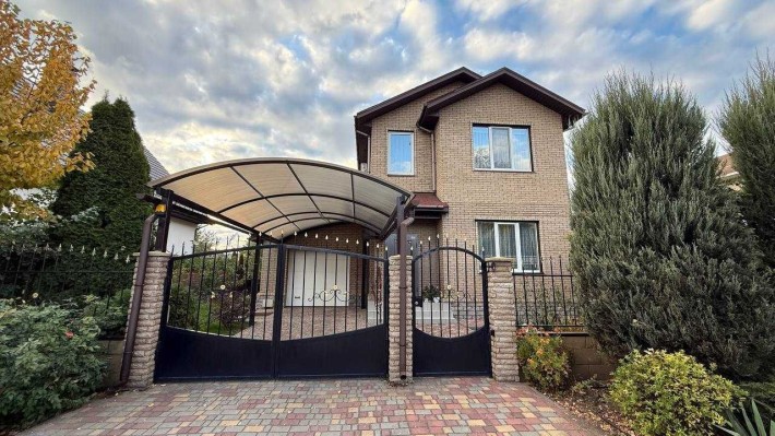 Продам автономный дом 200 кв.м. Золотые ключи, 8 соток. Центр 15 минут - фото 1