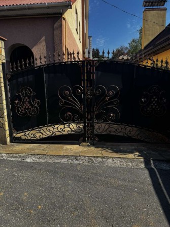Продається ч/б в центрі на Пирогова (р-н Анастасіі ) - фото 1