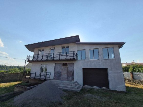 Продаж 2 поверхового будинку з ділянкою на 7.3 сотки, 360 кв. м, 6 кімнат, на 2-й пров. Лісовий 1 Вінниця