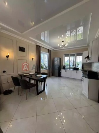 Продам Дом. Победа-4. Кухня-студия. 3 отдельные спальни. 140000$ - фото 1