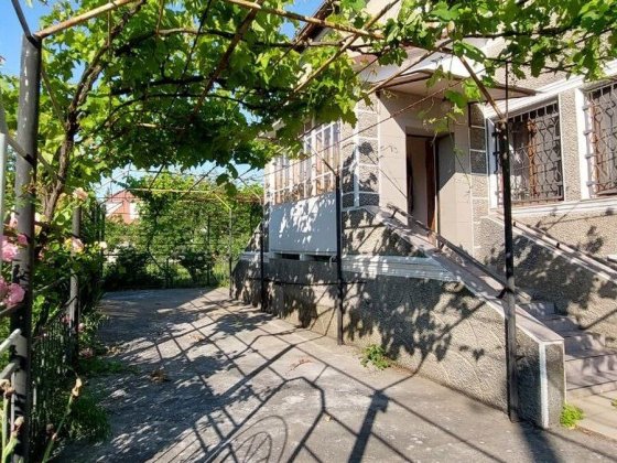 Продам добротный дом в Царском Селе-1 с большим участком. Одеса