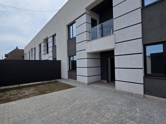 Продам большой уже построенный таунхаус в Черноморке возле парка и моря Одеса