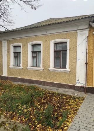 Продам дом в центре города Николаева. Дом 43м2, участок возле дома 0,01 сотки. 2 гаража, подвал. Тра - фото 1