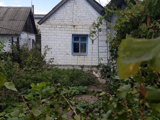Продам будинок з земельною ділянкою, два гаража і фундамент під нову забудову Николаев