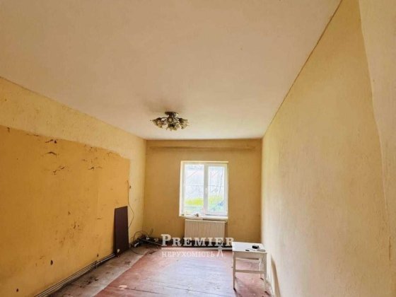 пропонується до продажу будинок з гаражом у районы ТЦ "Вузовський" Одеса