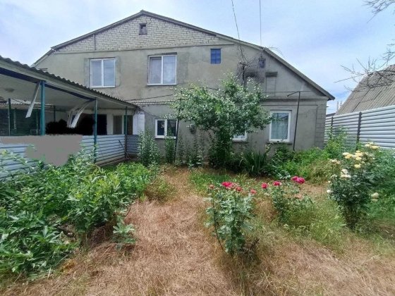 Продам дом  для большой семьи в Малиновском районе. 10 соток земли. Гараж Одесса