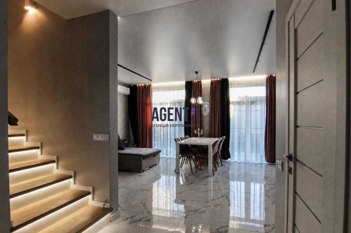 ПРОДАЖ! Таунхаус 105,5 м² з ремонтом, двориком та паркомісцем | Софіївська Борщагівка - фото 1