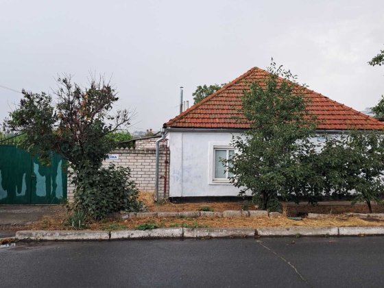 Продажа дома с отоплением площадью 6 соток, 86,6кв.м, 4 комнаты, ТОРГ Николаев