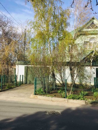 Продам капитальный дом с просторным двором и гаражом на 7 станции Фонтана. - фото 1