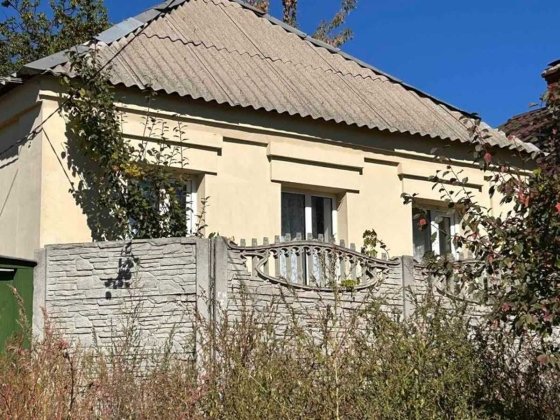 Продам дом на Павловке с гаражом и садом, удобная близость к центру AE Харьков