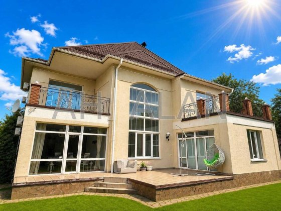 Продаж триповерхового будинку в с. Софіївська Борщагівка, 460м2 Софіївська Борщагівка