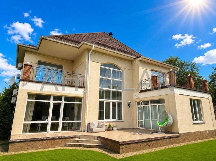 Продаж триповерхового будинку в с. Софіївська Борщагівка, 460м2 - фото 1