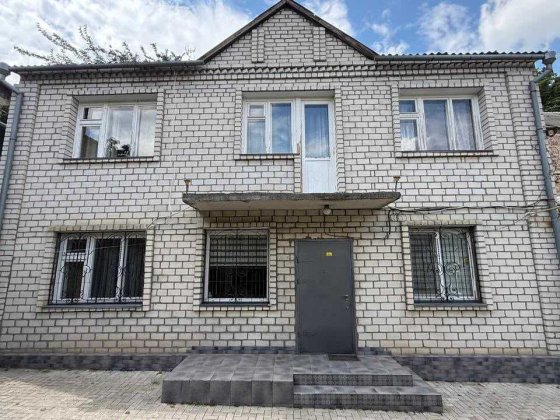 Продаж 2 поверхового мебльованого будинку 104.8 кв. м з гаражем від власника у центрі Миколаєва Николаев