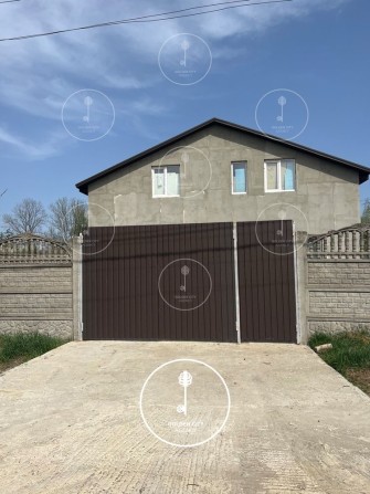 Продам новый дом 168 м² в поселке Высокий, район заправки Самолет - фото 1