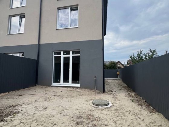 Таунхаус 120 м² | ділянка від 1 сотки | газ | центральна вода та каналізація | 3 фази | генератор у  Софіївська Борщагівка